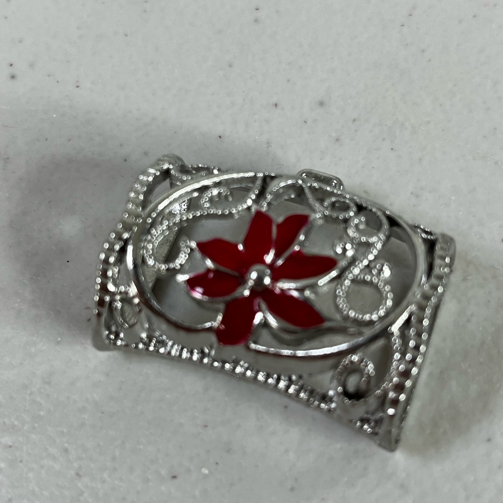 Lot of 9 silver toned scarf slides/bails with red poinsettia - scarf jewelry - Picture 3 of 8